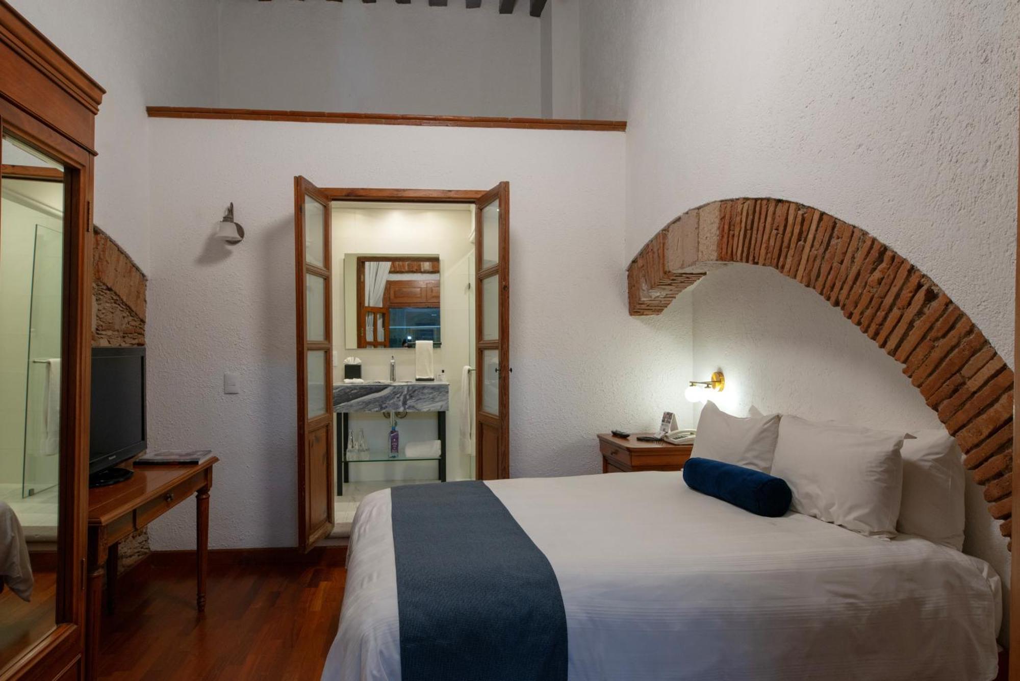 Hotel Los Juaninos Morelia Bagian luar foto