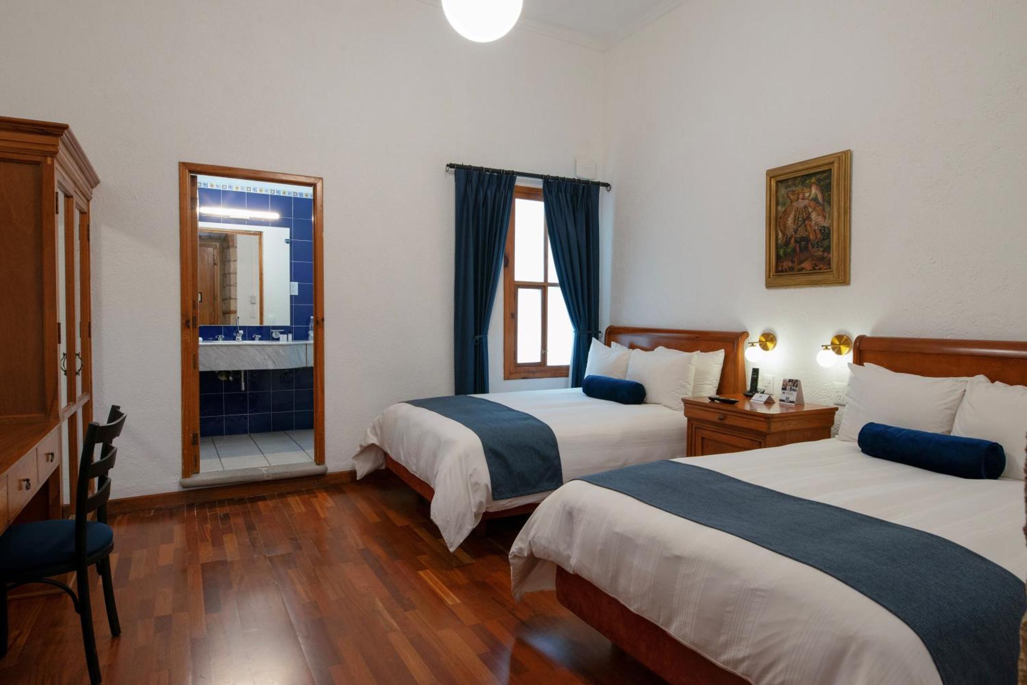 Hotel Los Juaninos Morelia Bagian luar foto