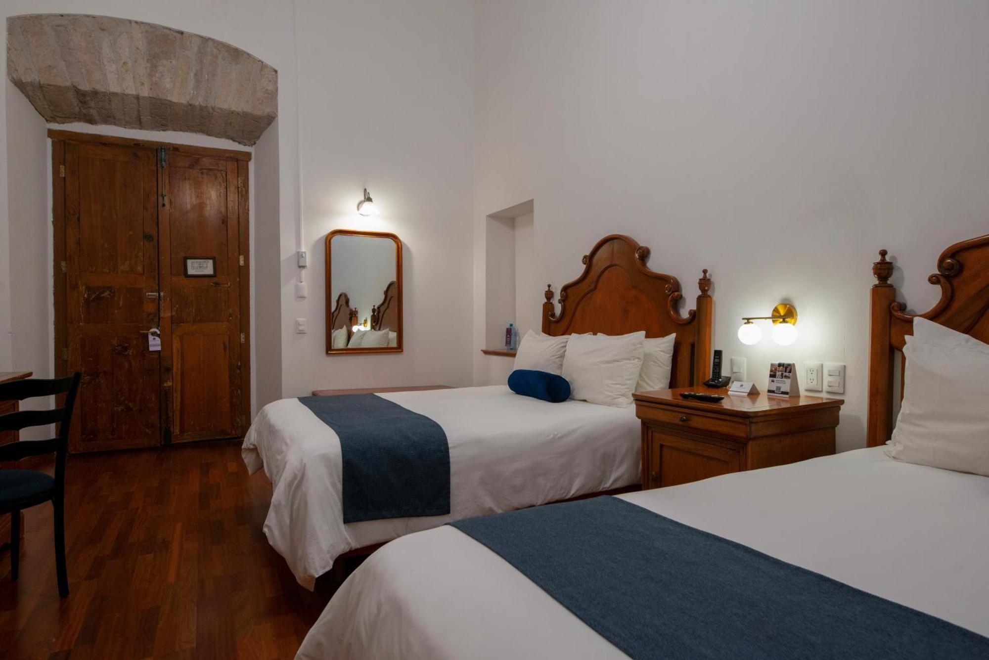 Hotel Los Juaninos Morelia Bagian luar foto