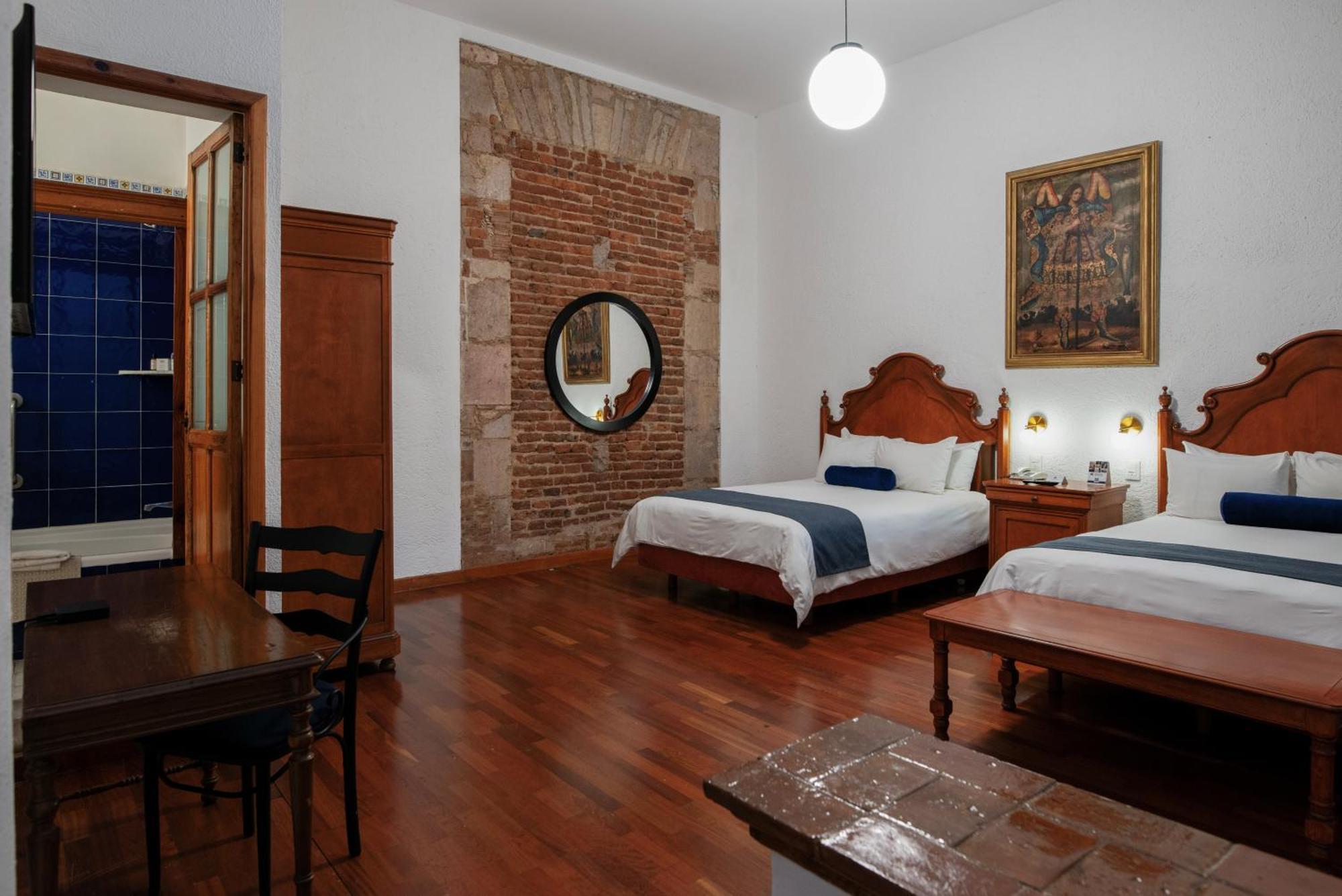 Hotel Los Juaninos Morelia Bagian luar foto